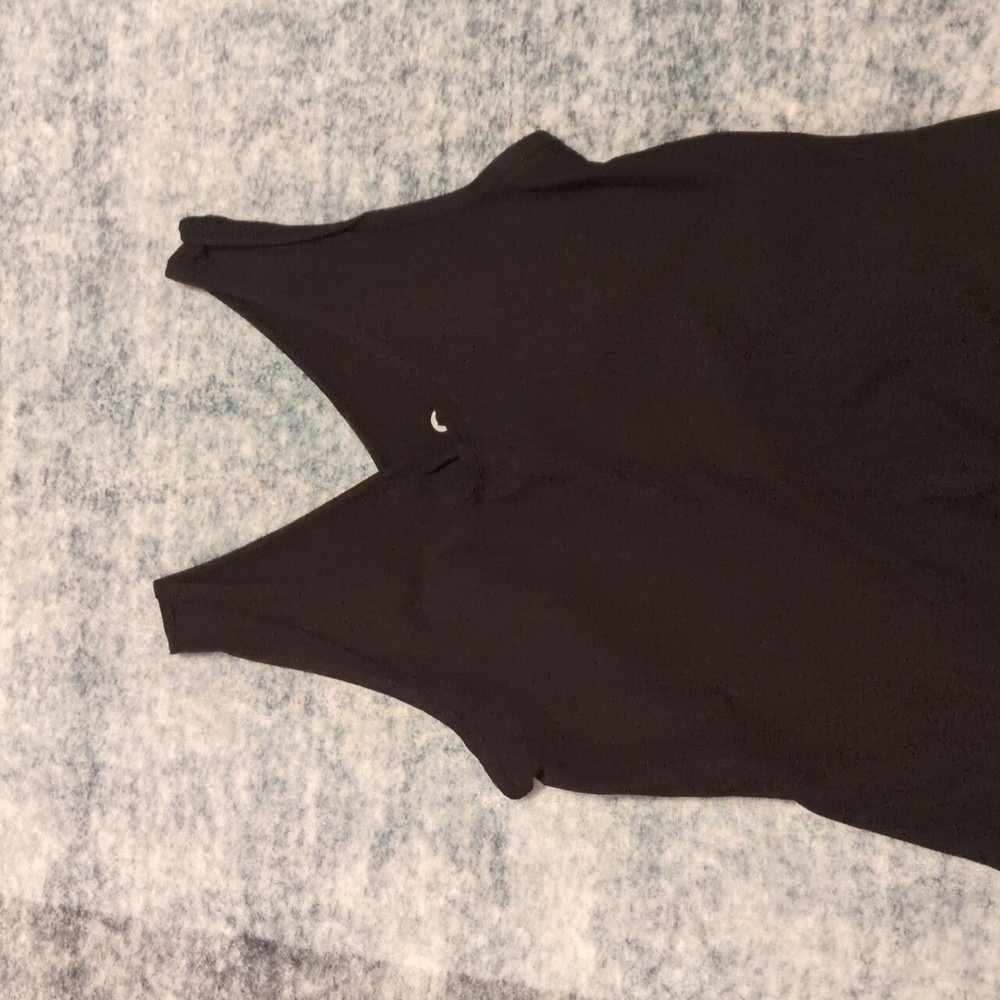 Zyia Black Ribbed V Tank